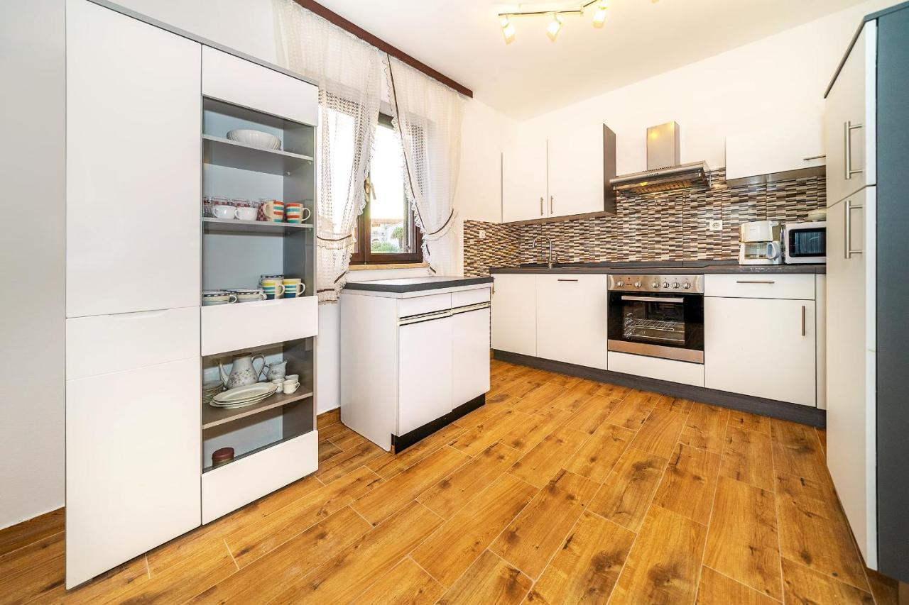 Jurina 2 Apartment Krk Town
