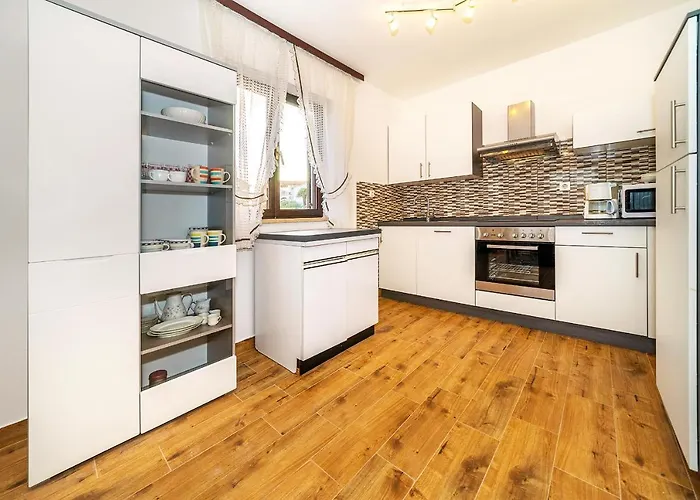 Apartments Jurina 2